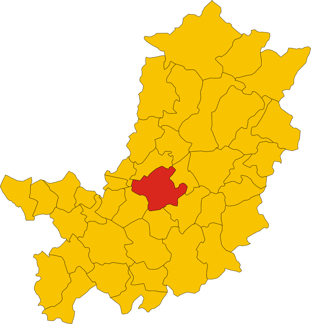 Central district highlighted on regional map Map highlighting the central district in red within a larger yellow region, showing administrative boundaries.