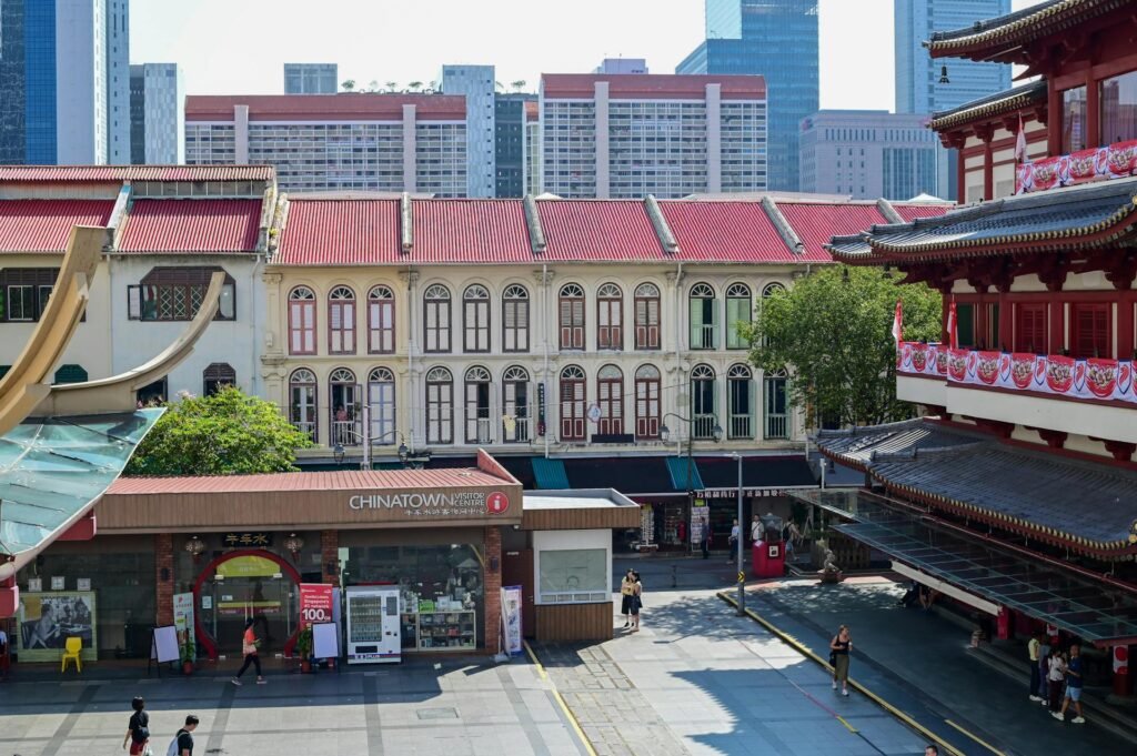Colorful architecture and bustling life of Singapore's Chinatown — Tanjong Pagar shophouse district